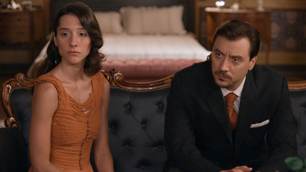 Φωτογραφία από την τηλεοπτική σειρά Grand Hotel.