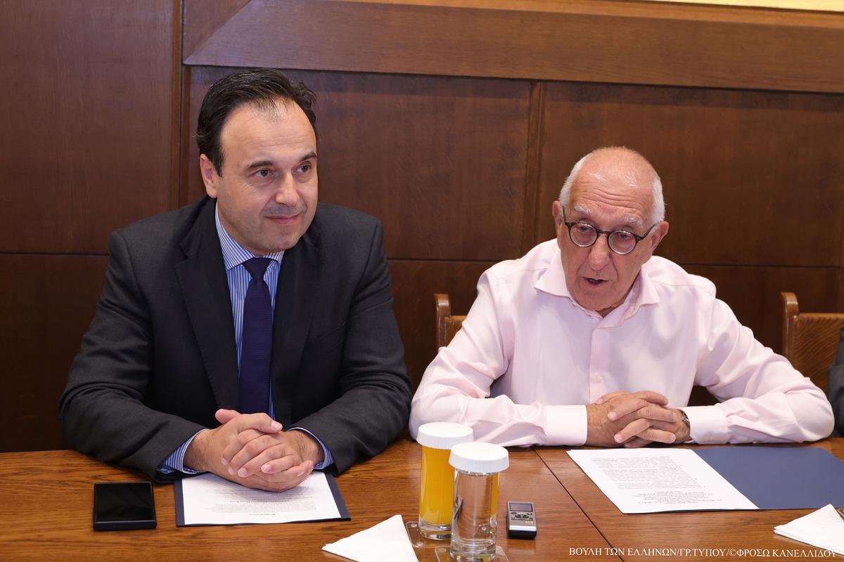  Ο Υπουργός Ψηφιακής Διακυβέρνησης Δημήτρης Παπαστεργίου συναντήθηκε με τον Πρόεδρο της Βουλής Νικήτα Κακλαμάνη - H Βουλή των Ελλήνων μπαίνει δυναμικά στην εποχή της Τεχνητή
