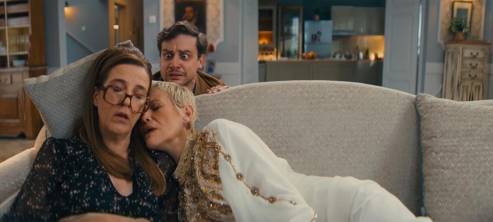 Στιγμιότυπο από τη σειρά «Γιατί Ρε Πατέρα;»