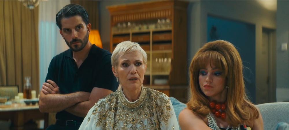 Στιγμιότυπο από τη σειρά «Γιατί Ρε Πατέρα;»