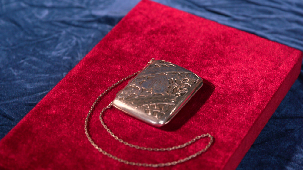 Η Δέσποινα Μοιραράκη με τους αγοραστές