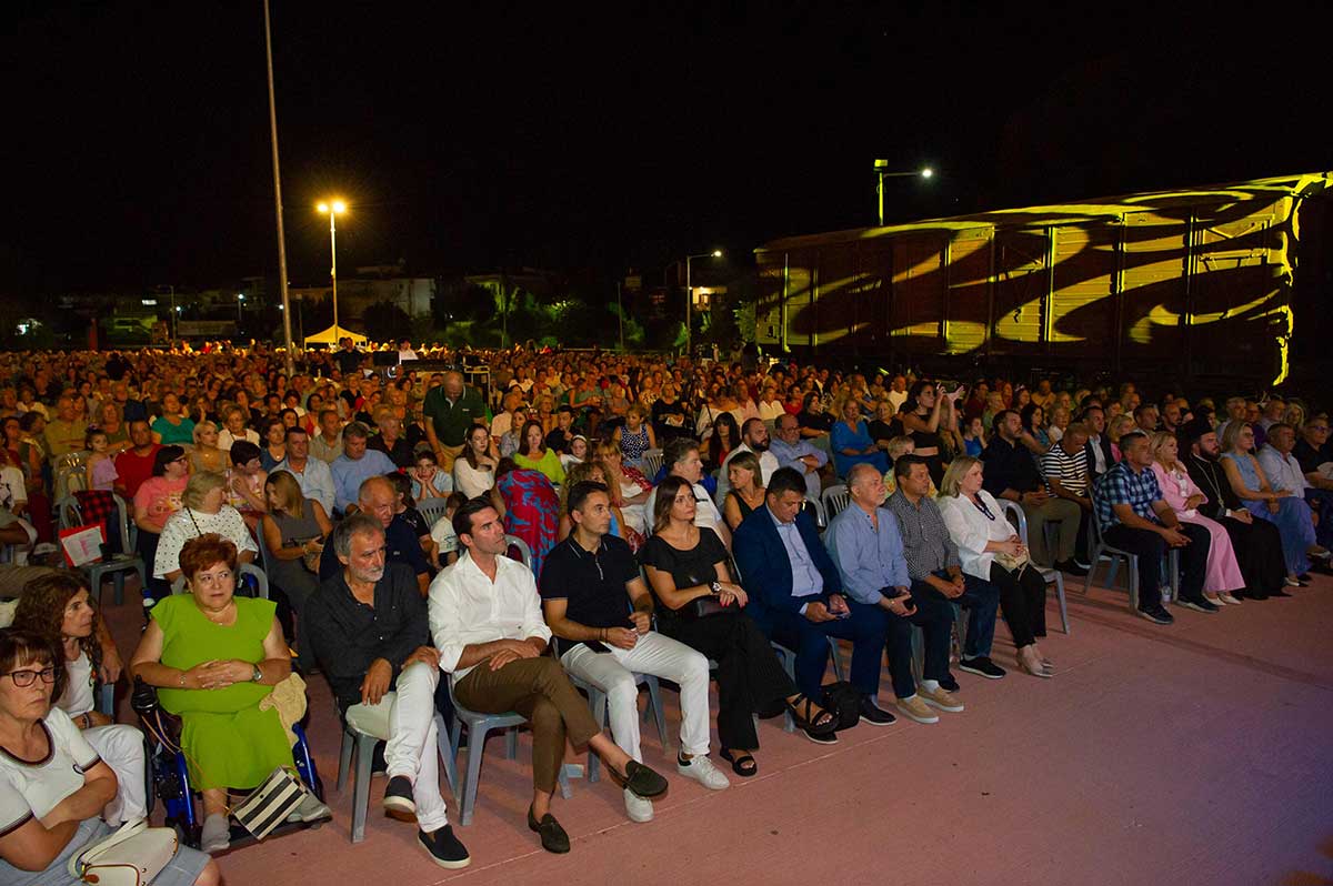 Δήμητρα Γαλάνη στα Τσιτσάνεια 2025 στα Τρίκαλα με Εστουδιαντίνα Νέας Ιωνίας