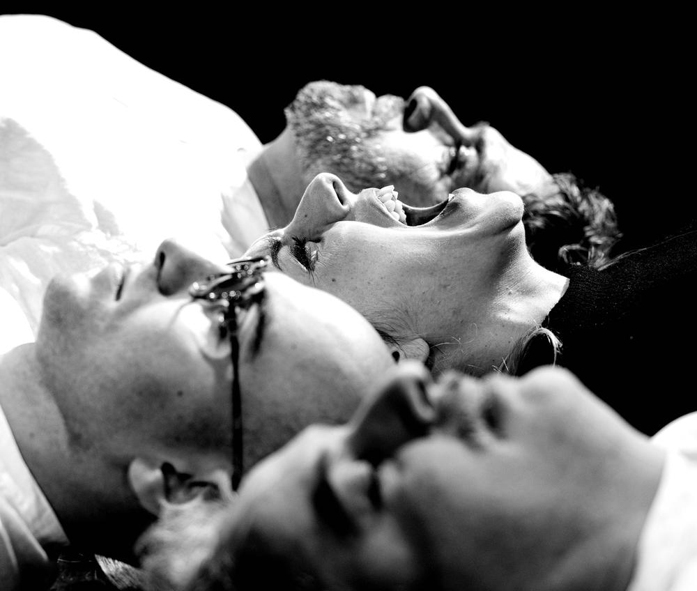 Σκηνή από την παράσταση NUMB