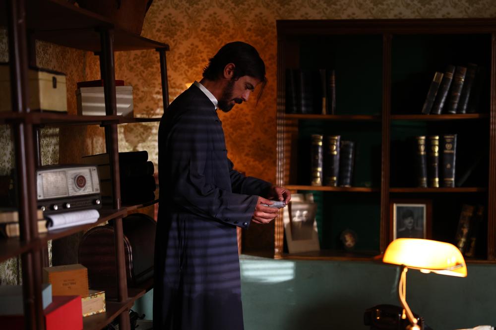 Σκηνή από τη σειρά «Άγιος Έρωτας»