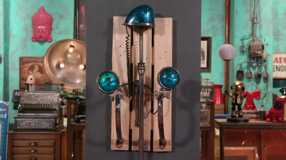 Πωλητής με αντικείμενο στο Cash or Trash