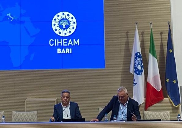 Προώθ.:  ΣΥΜΜΕΤΟΧΗ ΠΕΡΙΦΕΡΕΙΑΣ ΣΕ ΑΓΡΟΤΙΚΟ ΣΥΝΕΔΡΙΟ ΜΠΑΡΙ