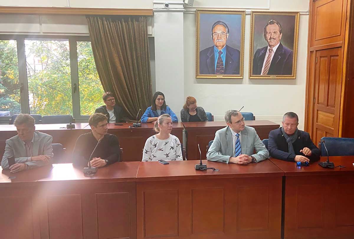 Αντιπροσωπεία από το Βερολίνο στο Δημαρχείο Τρικάλων για πολιτιστική συνεργασία