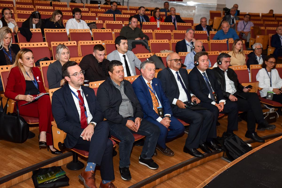 Προώθ.: ΟΜΙΛΙΑ ΔΗΜΗΤΡΗ ΚΟΥΡΕΤΑ