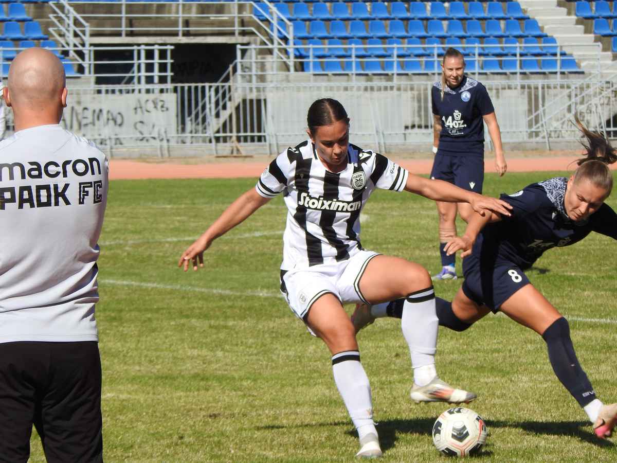 Γυναικεία ομάδα ΑΟ Τρίκαλα 2011 σε αγώνα με τον ΠΑΟΚ – 0-4 στο δημοτικό στάδιο
