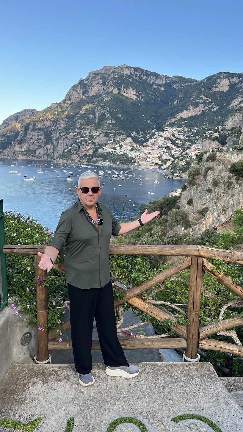 Πανοραμική θέα του Ποζιτάνο στην Ακτή Αμάλφι.