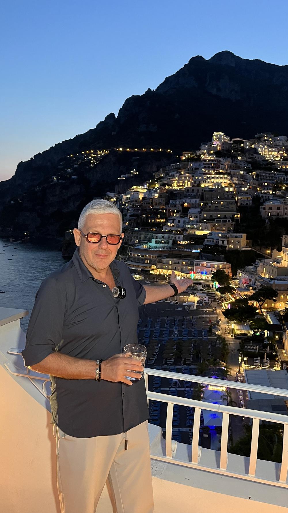 Η εκθαμβωτική θέα από το Ραβέλο στην Ακτή Αμάλφι.