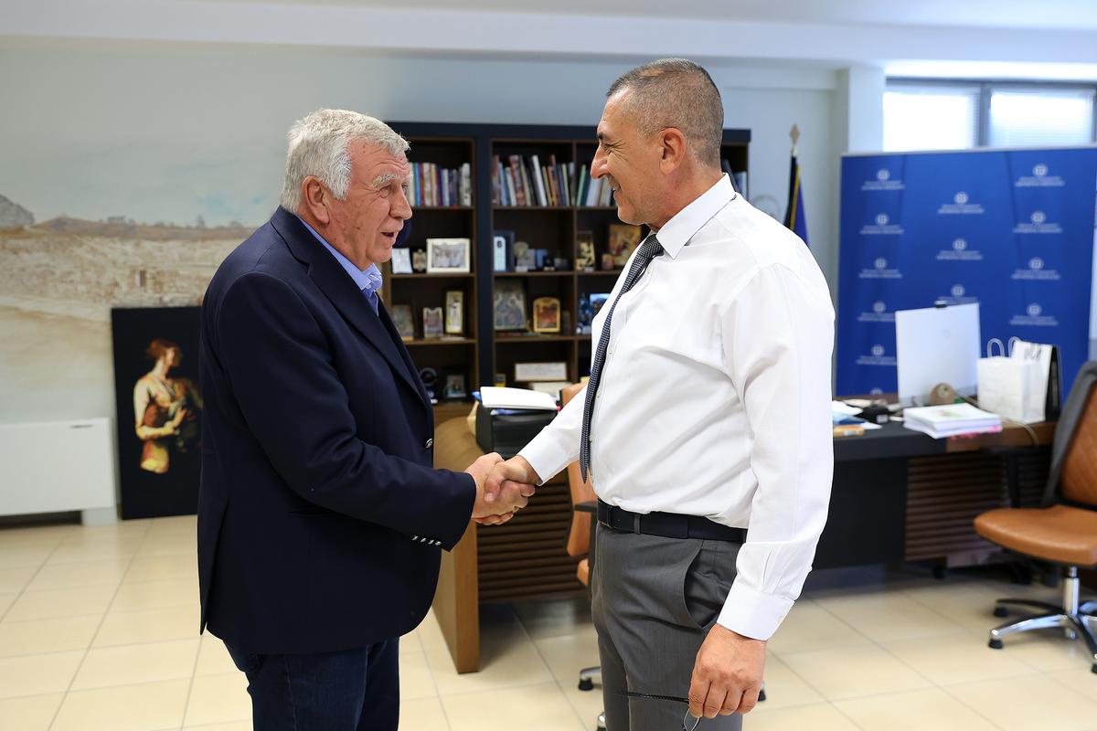 ΕΥΧΕΣ ΔΕΧΘΗΚΕ Ο ΚΟΥΡΕΤΑΣ