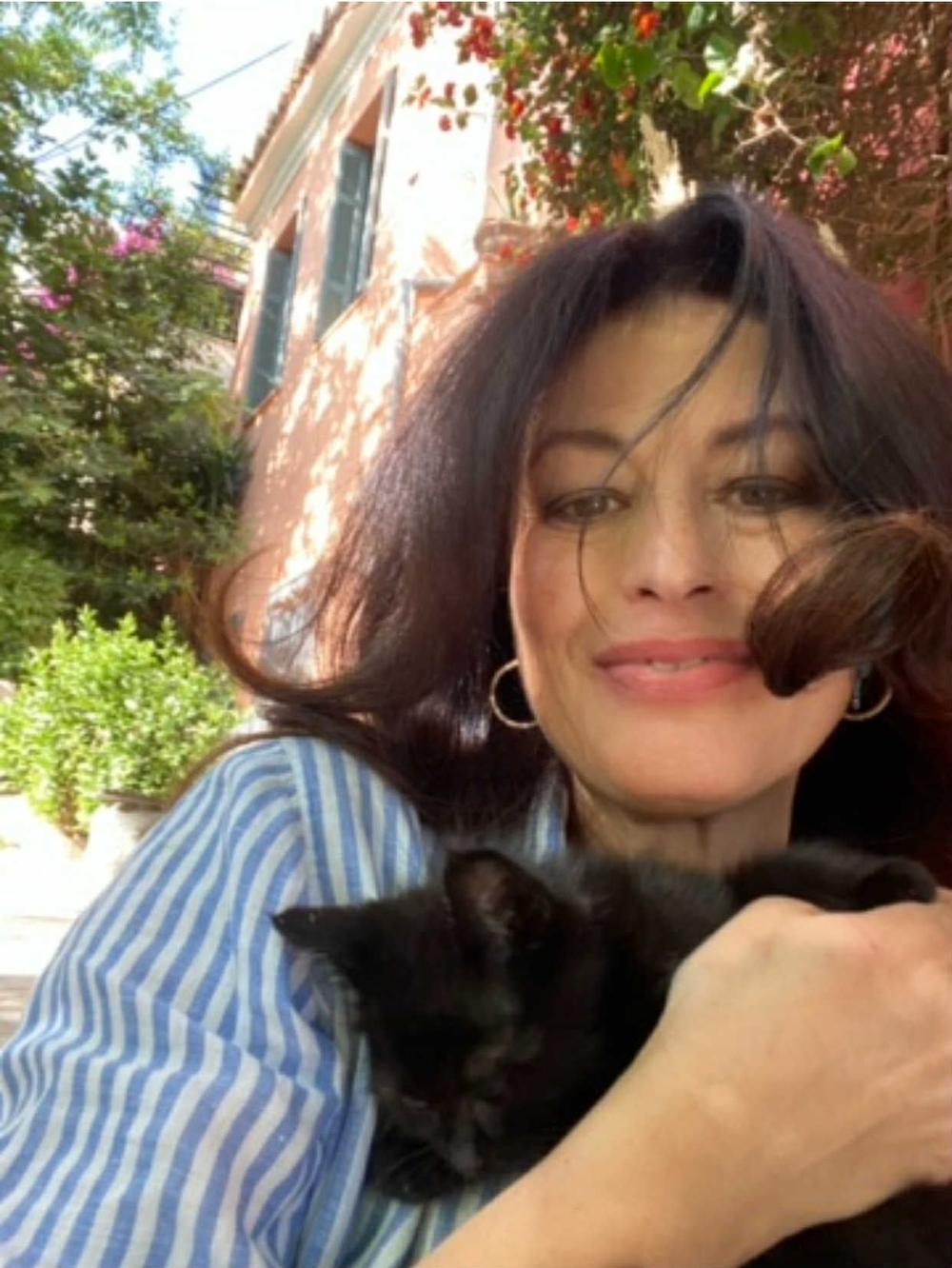 Φωτογραφία από την εικαστική έκθεση «Αθηνόγατες»