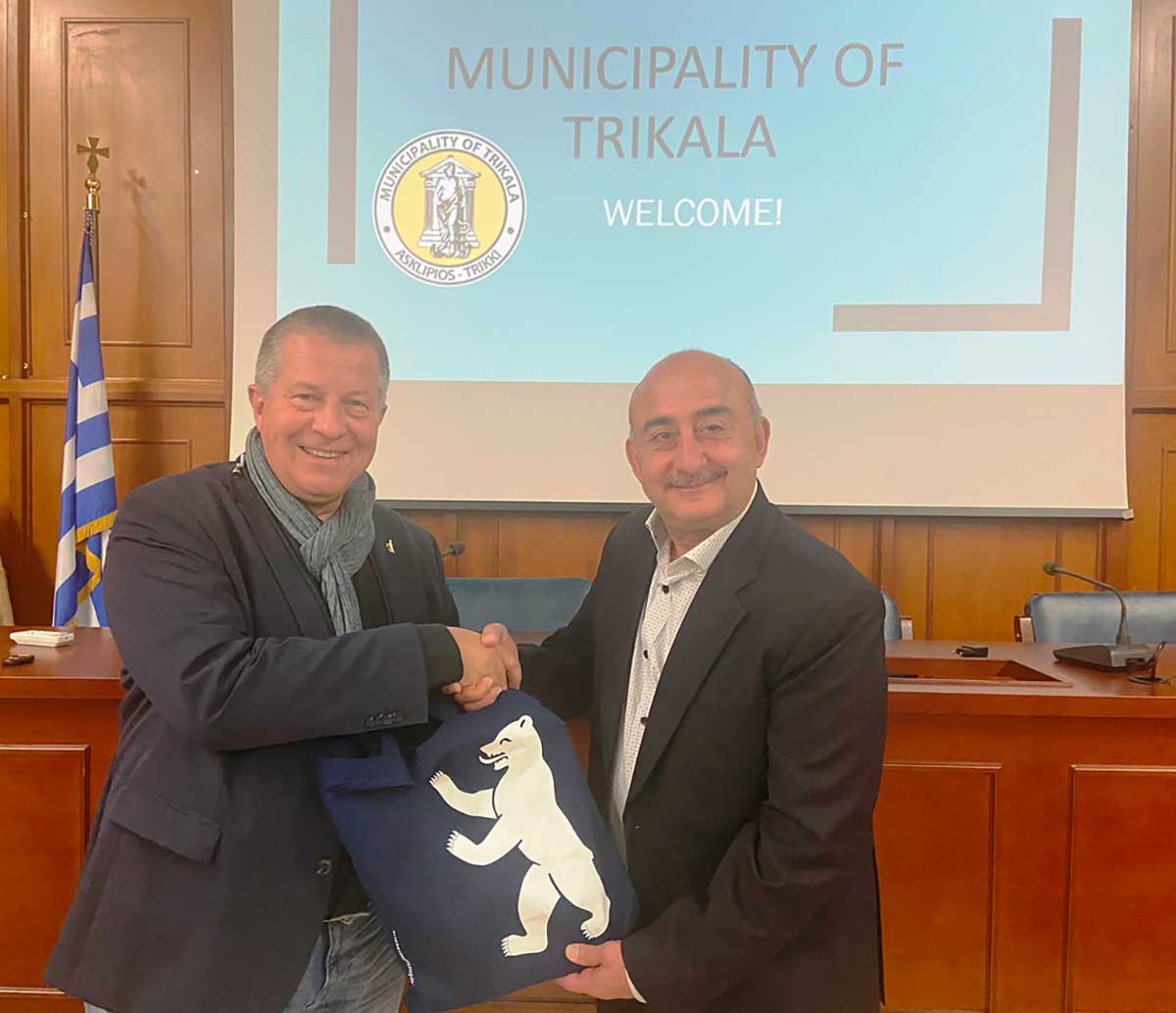 Αντιπροσωπεία από το Βερολίνο στο Δημαρχείο Τρικάλων για πολιτιστική συνεργασία
