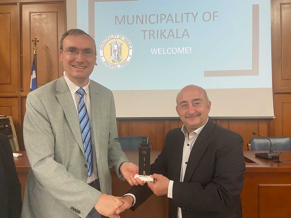 Αντιπροσωπεία από το Βερολίνο στο Δημαρχείο Τρικάλων για πολιτιστική συνεργασία