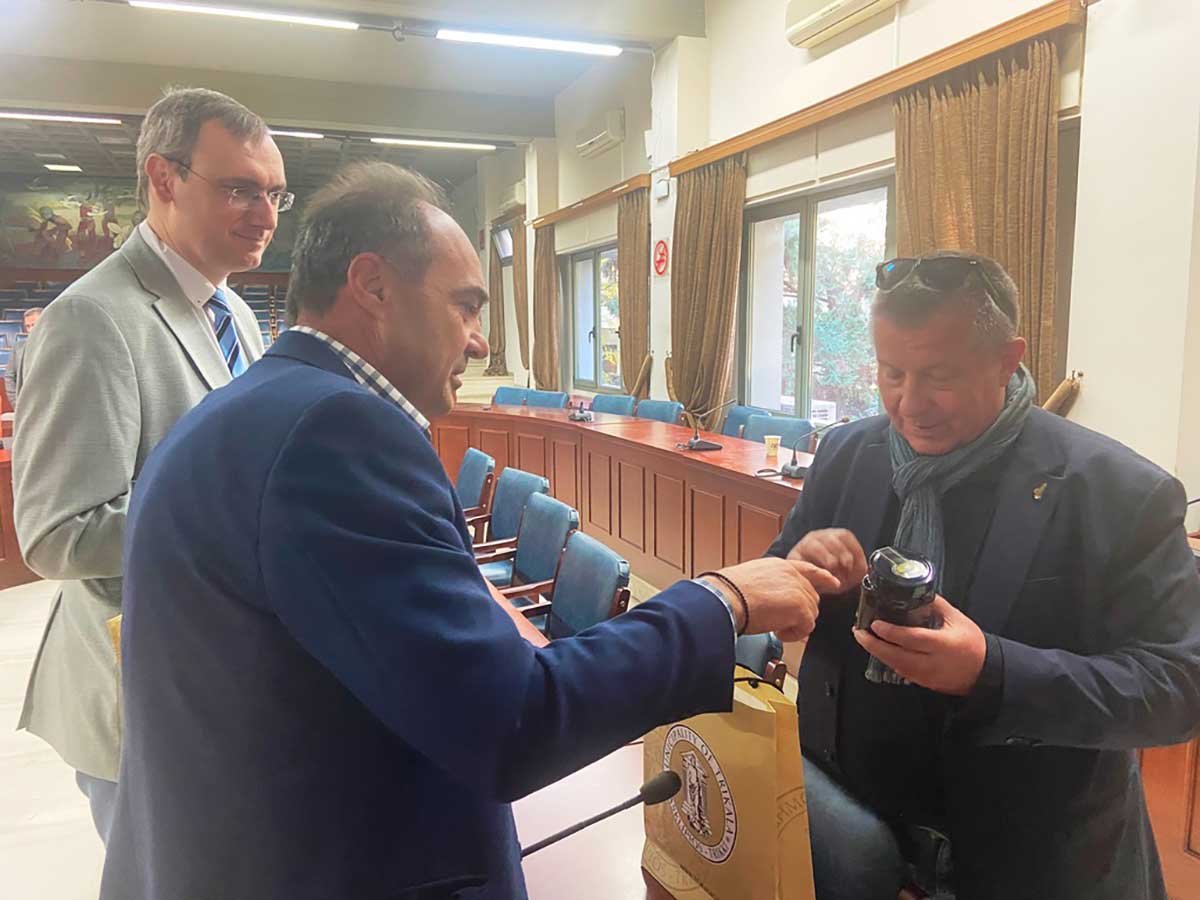 Αντιπροσωπεία από το Βερολίνο στο Δημαρχείο Τρικάλων για πολιτιστική συνεργασία