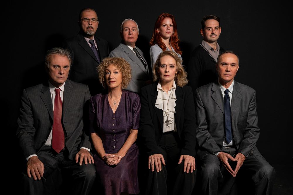 Σκηνή από την παράσταση «Αθώος ή Ένοχος»