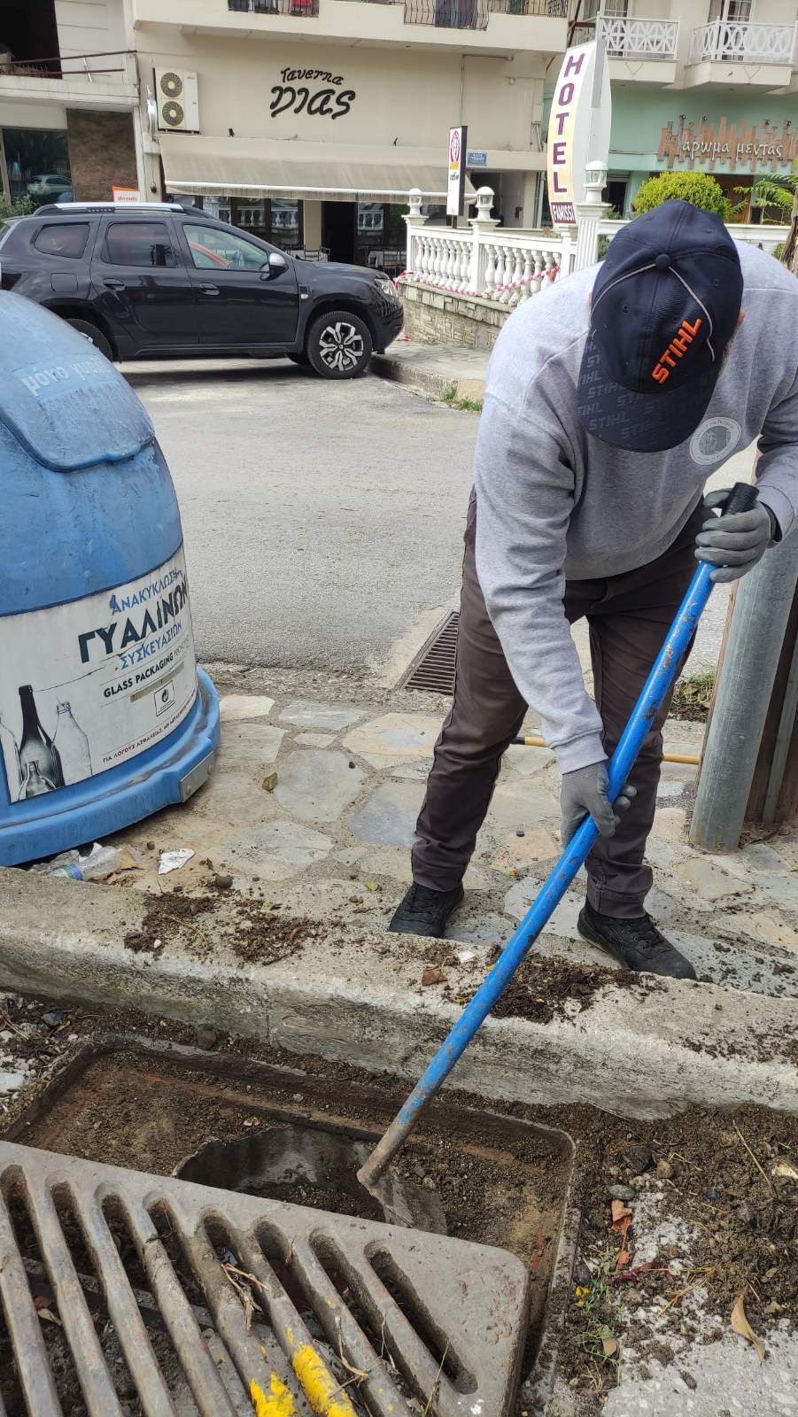 Προώθ.: Δήμος Μετεώρων: Καθαρισμός φρεατίων και σχαρών από τα συνεργεία καθαριότητας