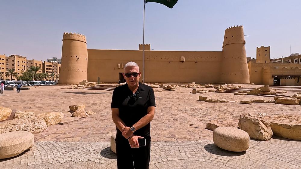 Ο Τάσος Δούσης και οι «Εικόνες» αποκαλύπτουν τη μαγεία της Σαουδικής Αραβίας στο OPEN