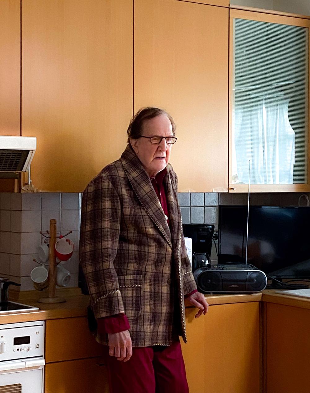 Ο Γιώργος Κωνσταντίνου στον ρόλο του Αριστείδη Θανούλη στη σειρά «Ο Δικαστής»