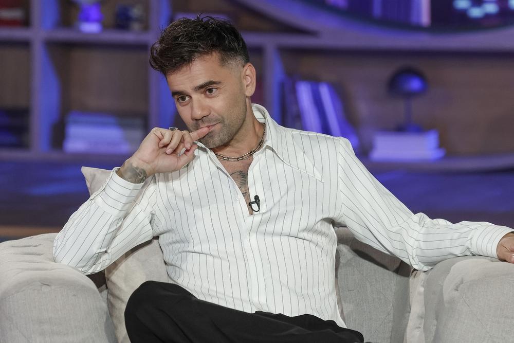 Στιγμιότυπο από την εκπομπή «Στην Αγκαλιά του Φάνη» με τους καλεσμένους.