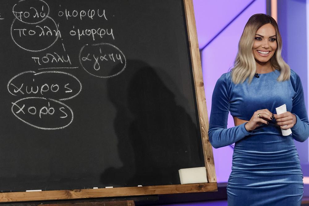 Στιγμιότυπο από την εκπομπή «Στην Αγκαλιά του Φάνη» με τους καλεσμένους.