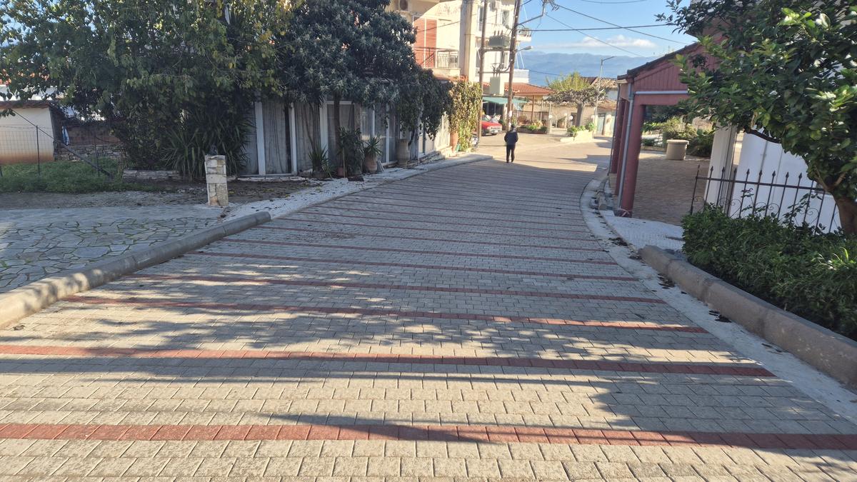 Ολοκληρώθηκε από τον Δήμο Αμφιλοχίας η πεζοδρόμηση κεντρικού δρόμου στην Τοπική Κοινότητα Σπάρτου