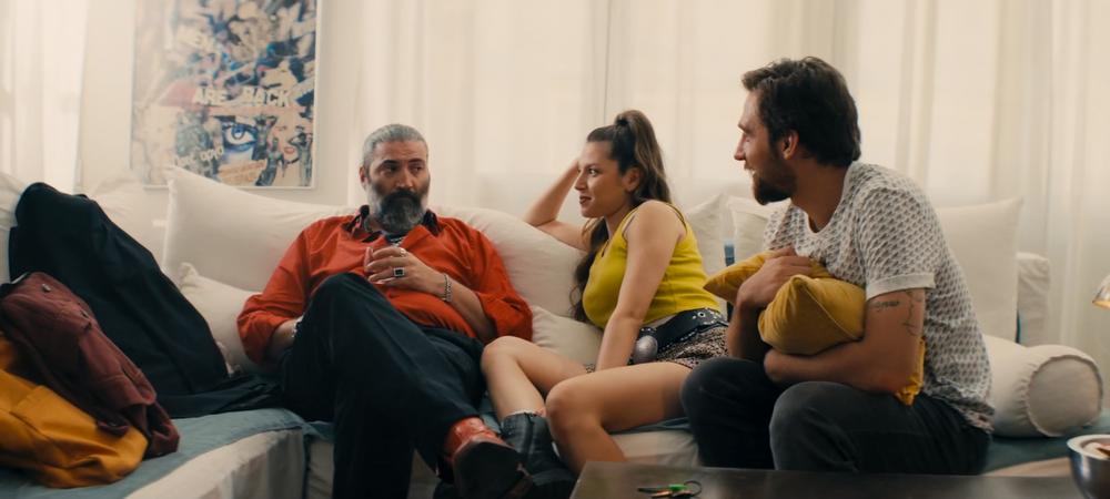 Σκηνή από το επεισόδιο της σειράς «Γιατί Ρε Πατέρα;»