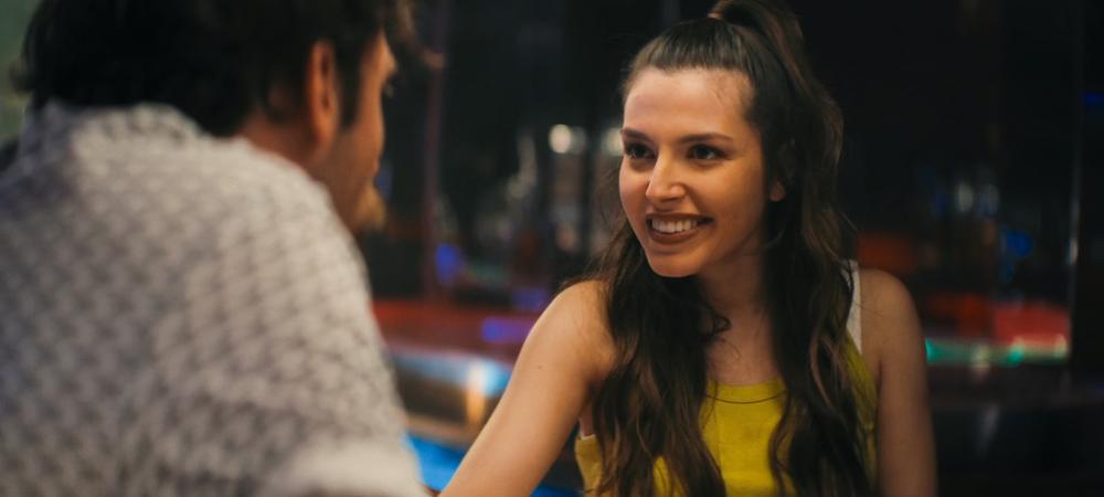 Σκηνή από το επεισόδιο της σειράς «Γιατί Ρε Πατέρα;»