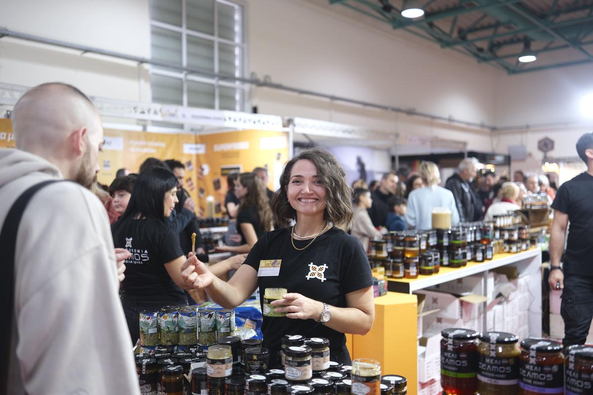 Δ . Τ . Με απόλυτη επιτυχία διεξήχθη το 16ο Φεστιβάλ Ελληνικού Μελιού και Προϊόντων Μέλισσας