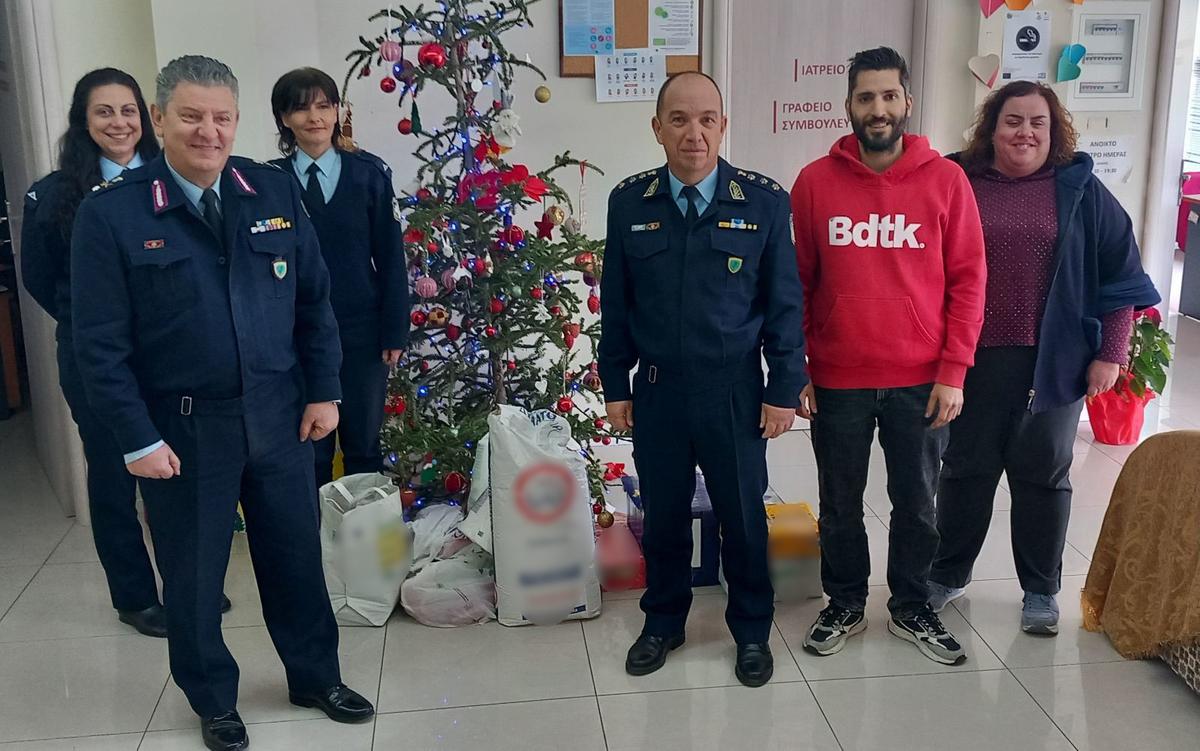 12-01-2026 Κοινωνικές δράσεις της Γενικής Περιφερειακής Αστυνομικής Διεύθυνσης Δυτικής Ελλάδας στο πλαίσιο των Εορτών των Χριστουγέννων και του Νέου Έτους