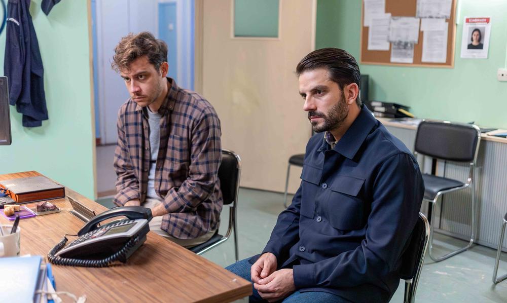 Σκηνή από το 19ο επεισόδιο της σειράς Γιατί ρε πατέρα