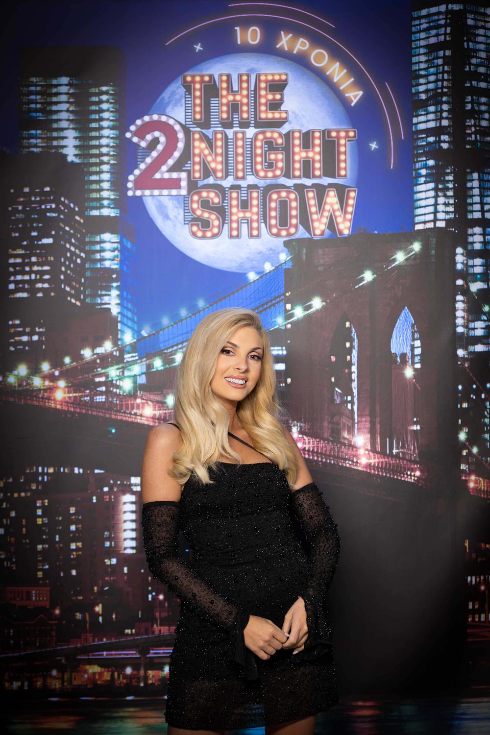 Η παρουσιάστρια Ζωή Κρονάκη στο πλατό