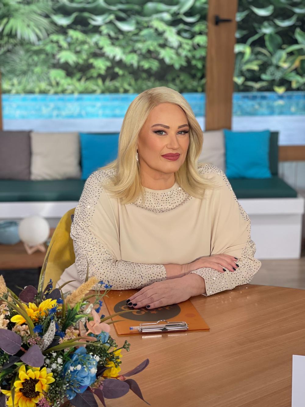 Η Άση Μπήλιου στο πλατό του Stars System