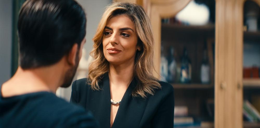 Σκηνή από το 21ο επεισόδιο της σειράς Γιατί ρε πατέρα