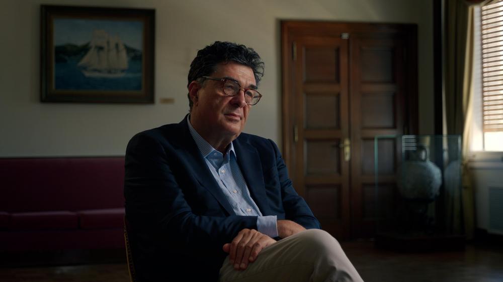 Ο Αλέξης Παπαχελάς παρουσιάζει το πέμπτο επεισόδιο της σειράς Φάκελος 17Ν