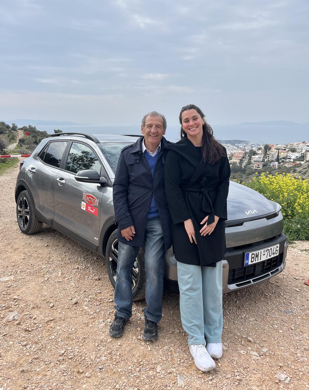 Η Φωτεινή Τριχά με την ομάδα του TractioN