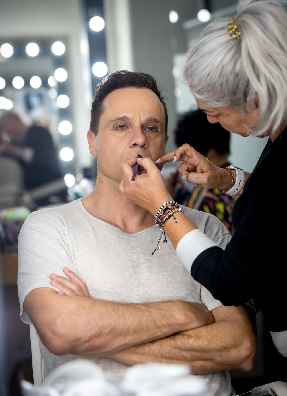 Σκηνικά Your Face Sounds Familiar