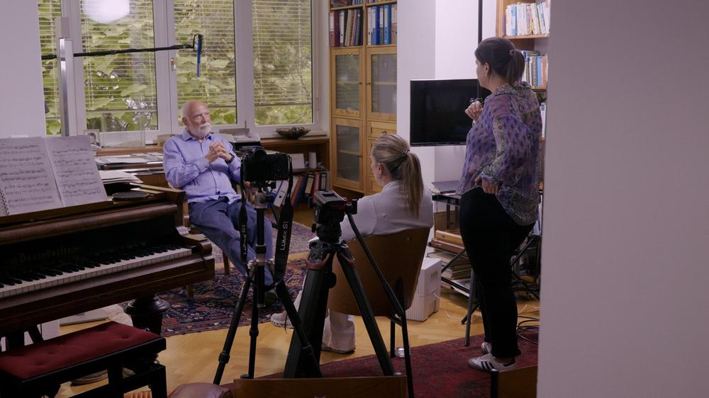 Στιγμιότυπο από το ντοκιμαντέρ Στο χιλιοστό