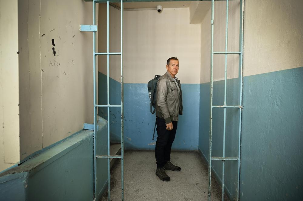 Ο Σταύρος Θεοδωράκης στις φυλακές Λάρισας