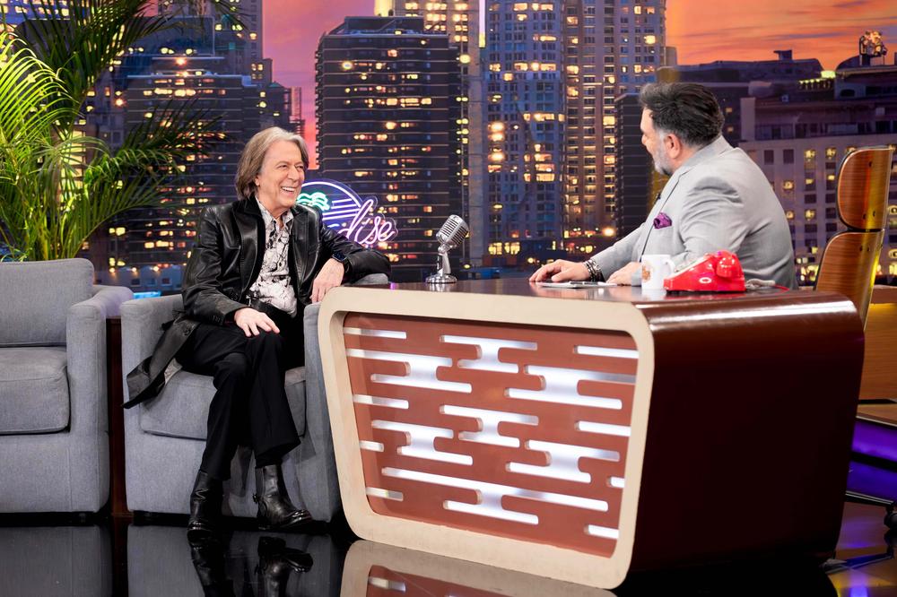 Ο Κώστας Τουρνάς στο πλατό του The 2Night Show