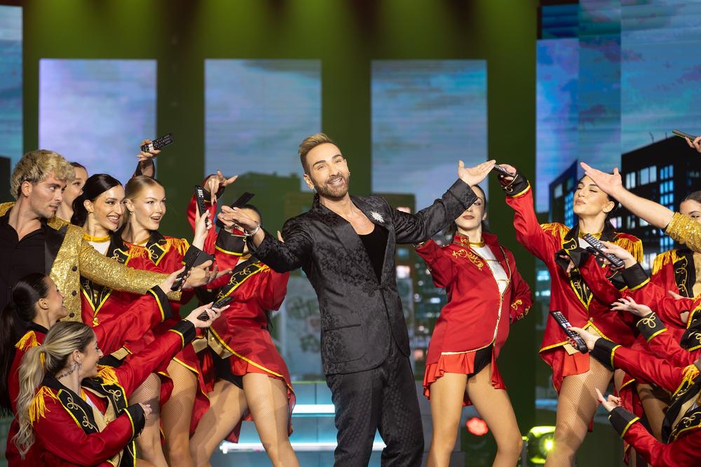 Ο Νίκος Κοκλώνης και οι καλεσμένοι του J2US στο όγδοο live