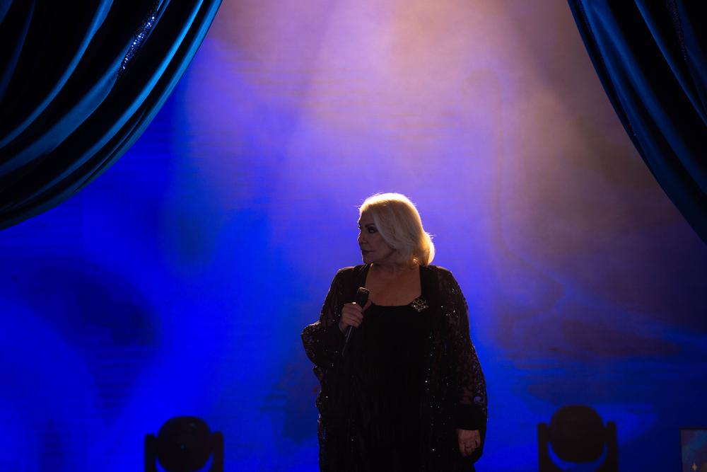 Η Μαρινέλλα στη σκηνή του Σπίτι με το MEGA