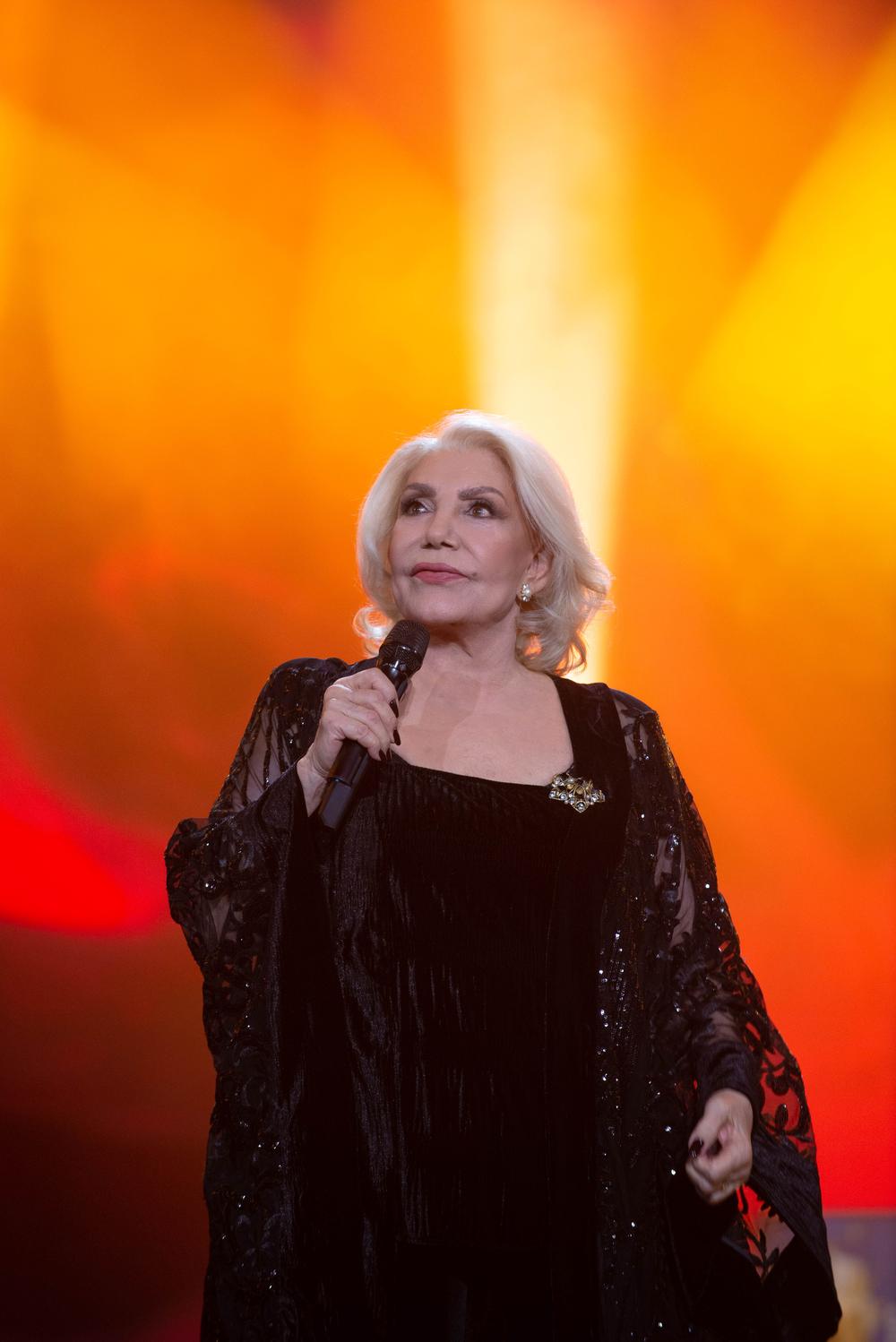 Η Μαρινέλλα σε μια καθηλωτική ερμηνεία στη σκηνή του MEGA